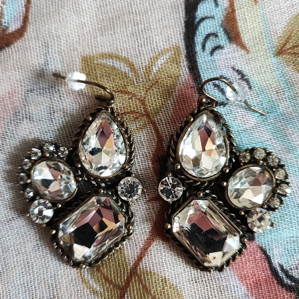 Brass Tone Crystal Clear Formal Chandelier BLING Bridal Jewelry Pierced Earrings - Picture 6 of 12